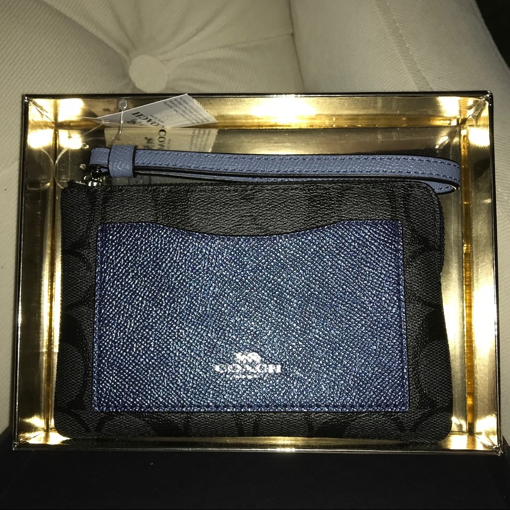 Coach monogram Black/metallic blue wristlet - Picture 11 of 16